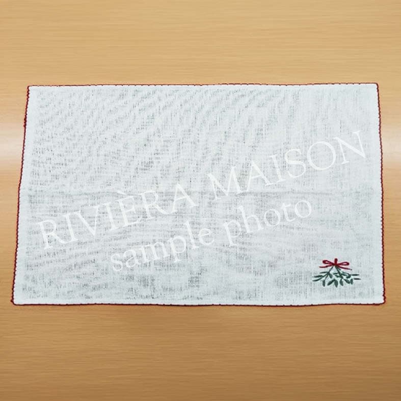 Mistletoe Charm Placemat 4 Pieces