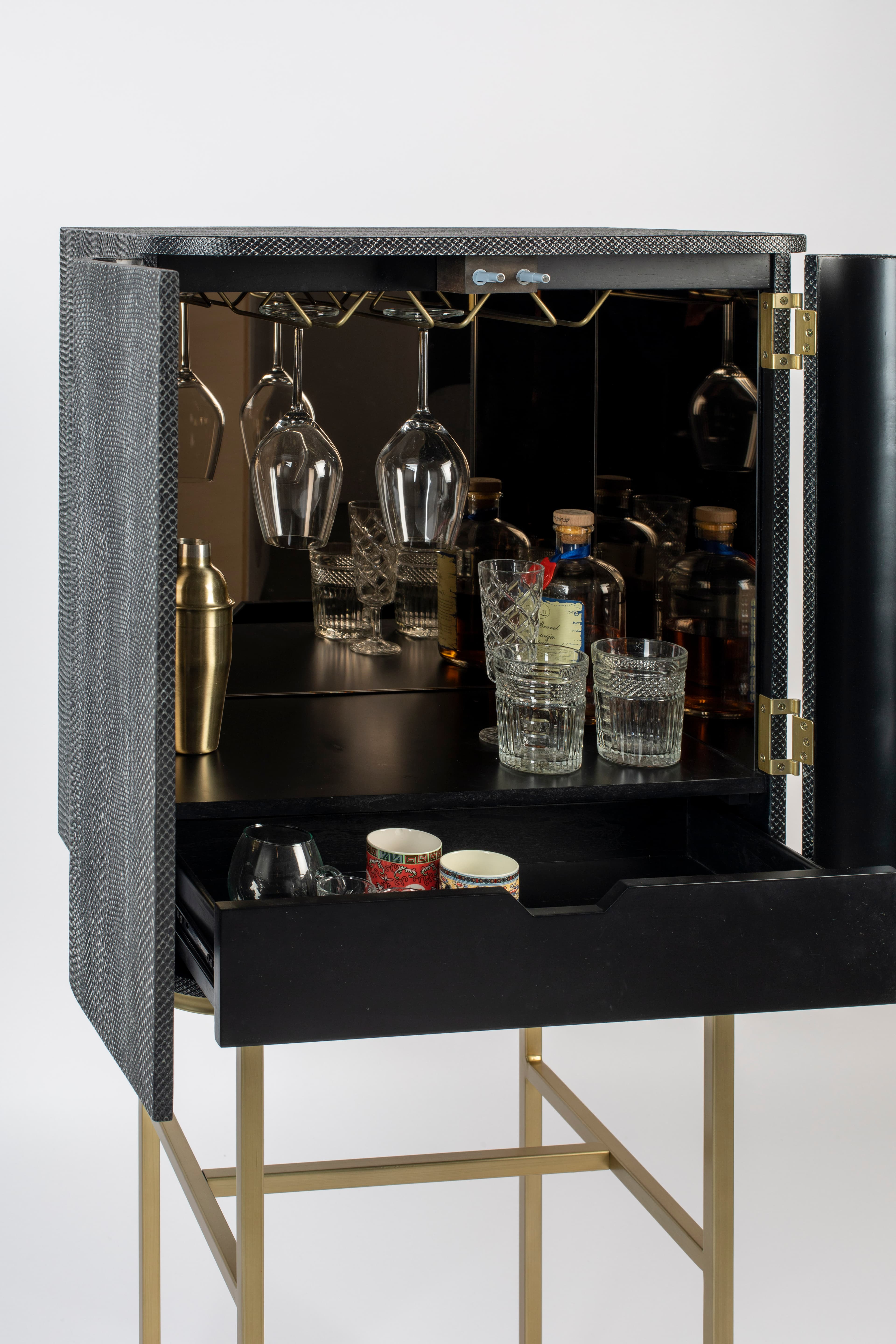 Ava Morgana Cabinet Snake