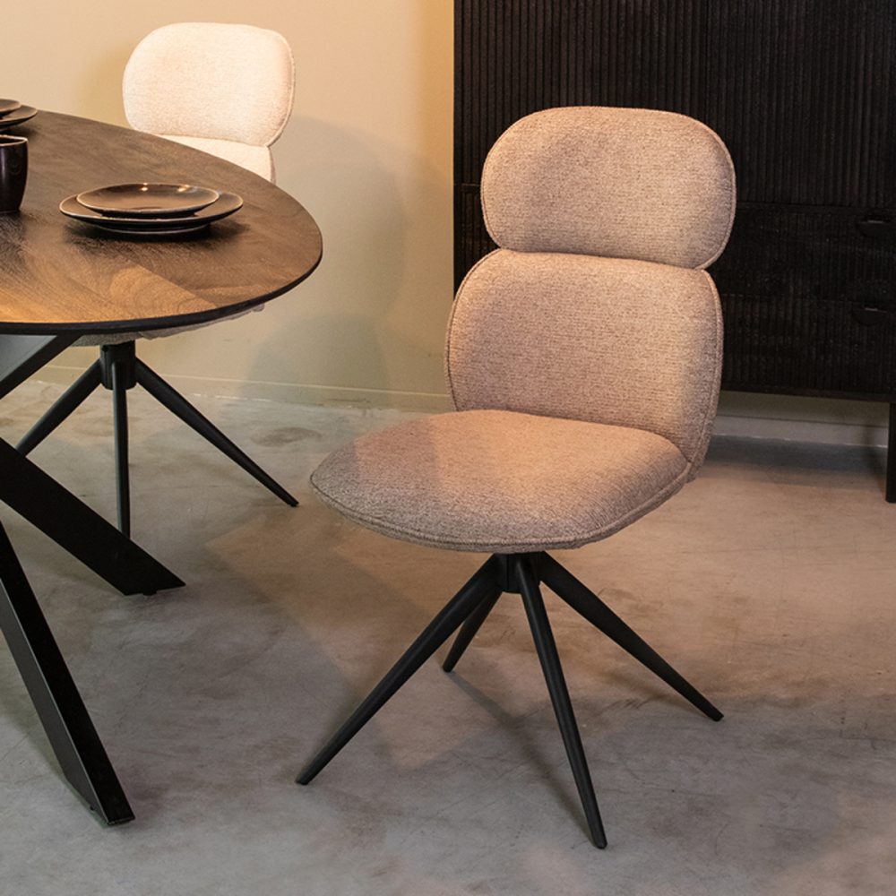 Eetkamerstoel Finn - Truffel grijs - Boucle - Black Frame