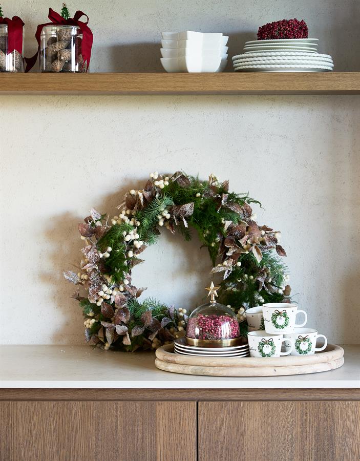 Snowy Berry Wreath Dia 70