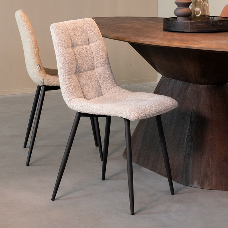Eetkamerstoel Juul - Champagne - Boucle - Zwart Metalen Frame