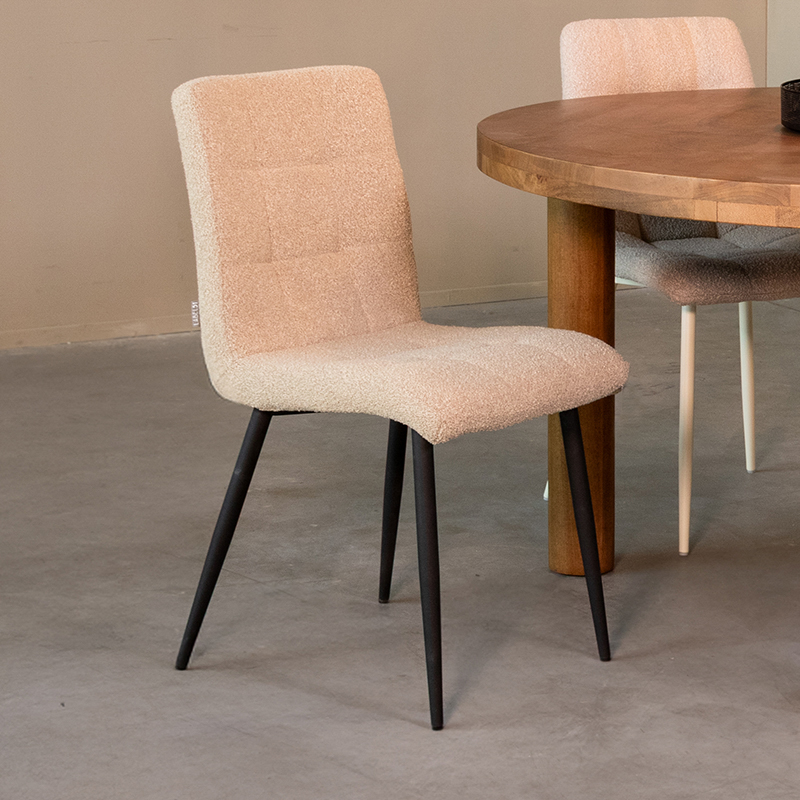 Eetkamerstoel Sam - Zand - Boucle - Zwart Metalen Frame