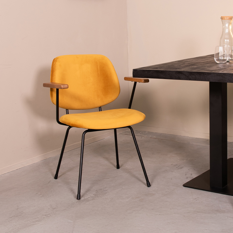 Eetkamerstoel Gastron - Oker - Fluweel - Zwart Metalen Frame
