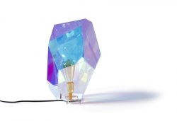 DIAMOND DEAR TABLE LAMP